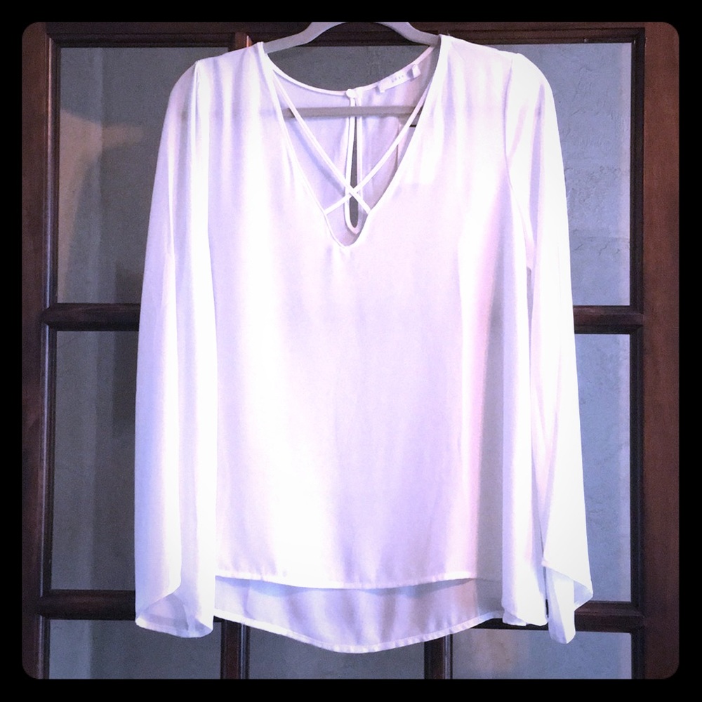 Lush Sheet White Criss Cross Blouse size Medium - Picture 2 of 8